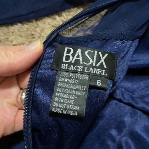 BASIX BLACK LABEL gown in navy blue mock neck - Picture 5 of 6